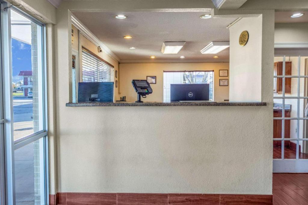 Econo Lodge Meridian Exterior foto